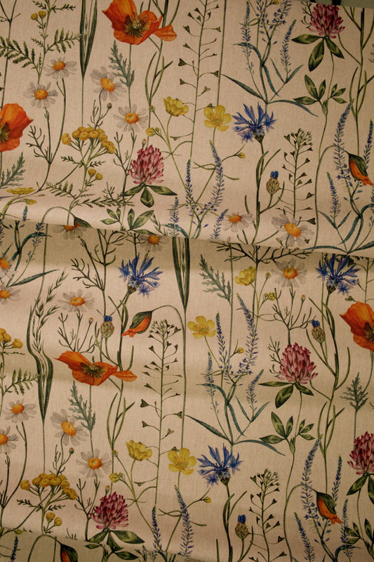 Detailansicht Wiesenblumenmotiv auf Baumwollmischung