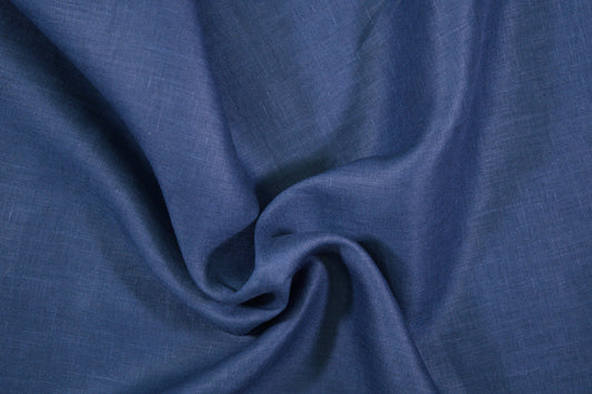 Dunkelblauer Leinenstoff – Detailaufnahme der Stoffstruktur