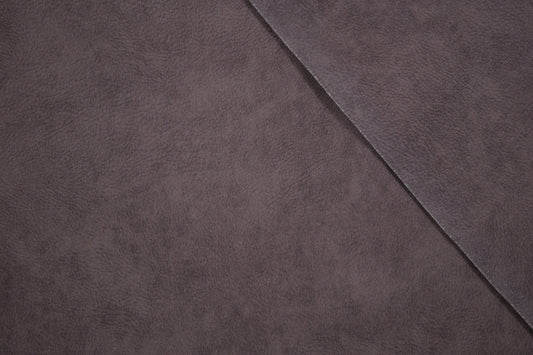 Möbel-Kunstleder in dunklem Taupe – matter Polsterstoff in moderner Lederoptik Detailaufnahme der Stoffstruktur