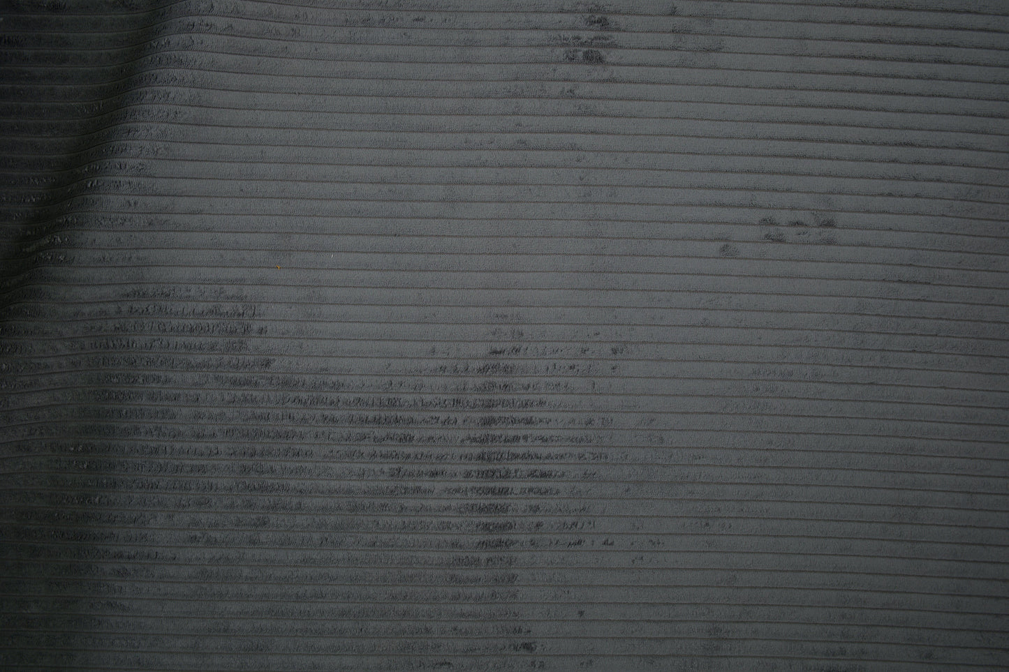 Cord Möbelstoff in Grau – weicher, gerippter Polsterstoff für Sofa und Sessel 140 cm breit Meterware