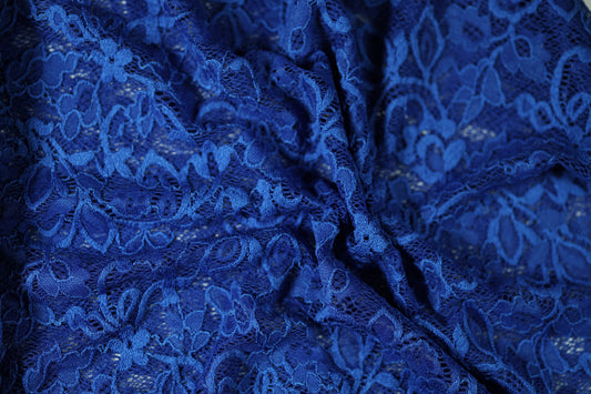 Hochwertiger Spitzenstoff in Königsblau – ideal für festliche Anlässe