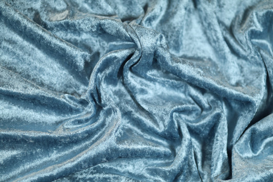 Weicher glänzender Samt in Taubenblau – 140cm Dekostoff für kreative Ideen