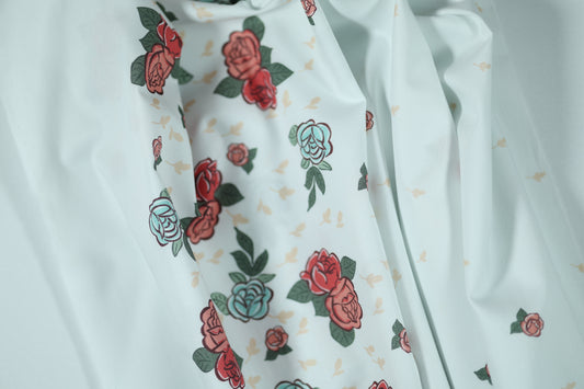 Hochwertiger Baumwoll Stretch â lebendige Blumen auf weichem Stoff