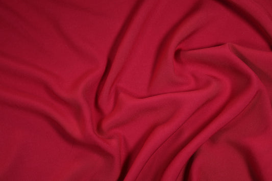 Weicher Viskosestoff in Kirschrot – angenehm auf der Haut