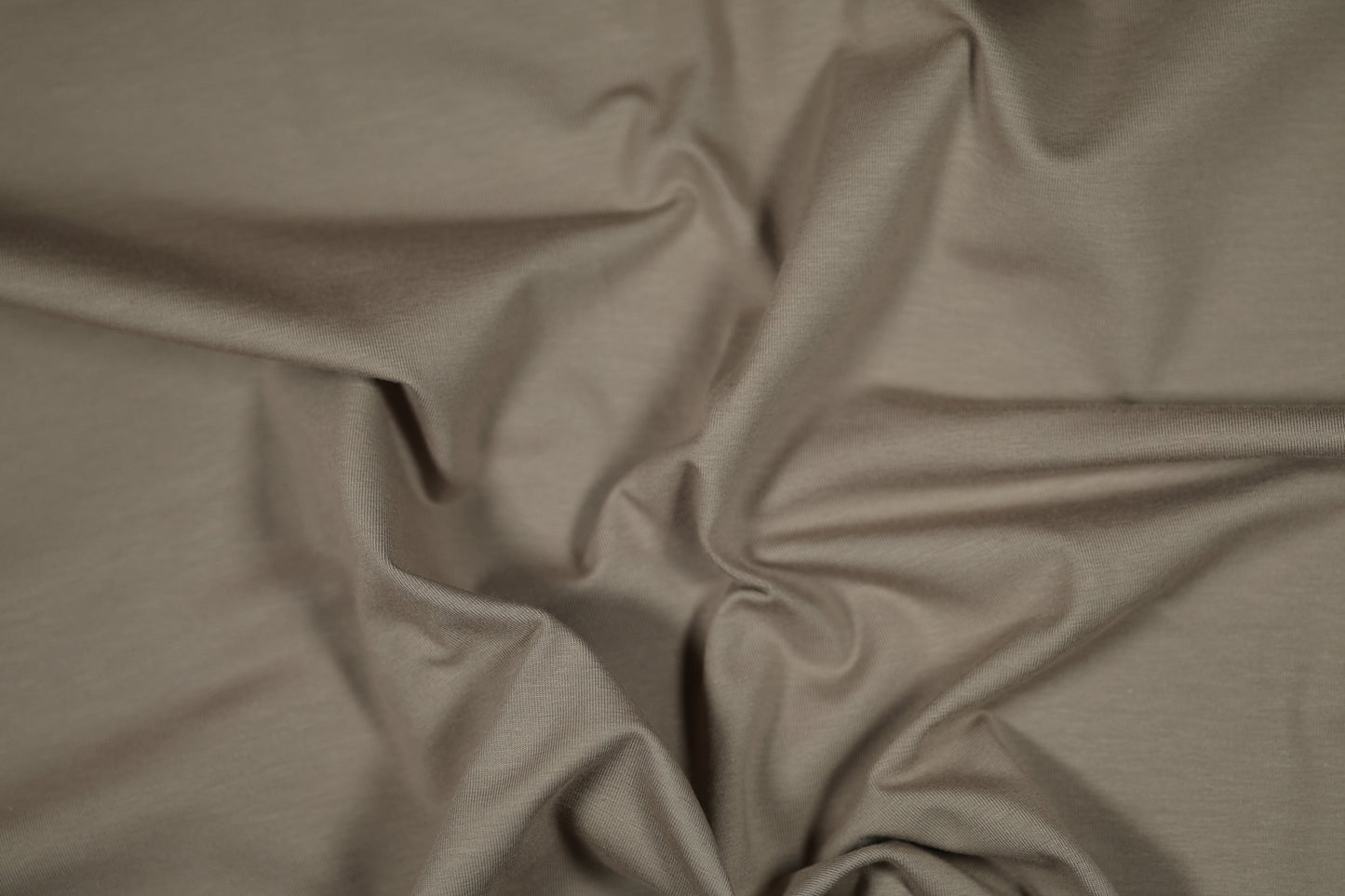 Baumwolljersey in Taupe – neutraler Stoff für moderne Mode