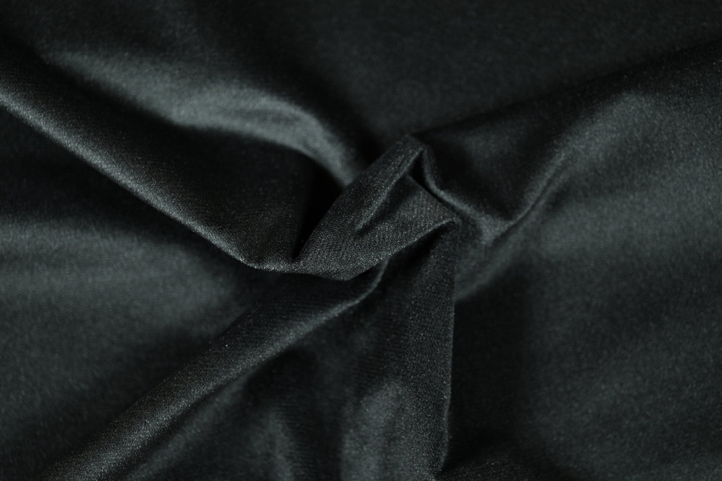 Schwarzer Polsterstoff – robust und elegant