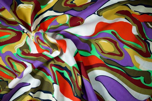 Moderner Stoff mit auffälligen Farbflächen – Viskose