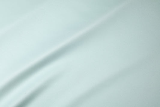 Klassischer Tischstoff in Weiß – ideal für Gastronomie und Feiern