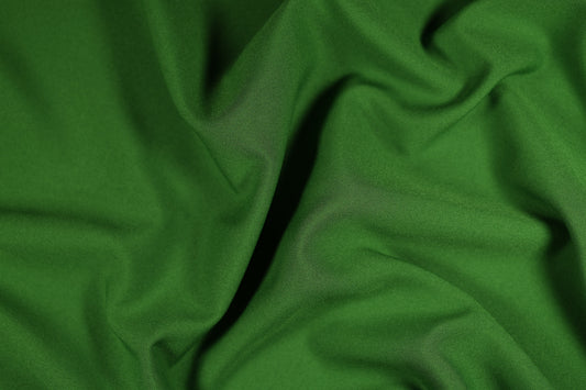 Fein fallender Polyester Panama in GrasgrĂŒn â ideal fĂŒr Deko