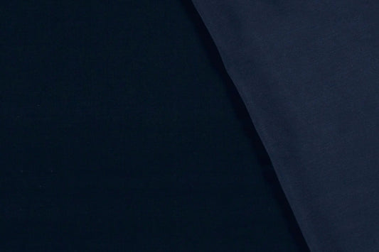 Marineblauer Viskosestoff mit leicht glänzender Oberfläche
