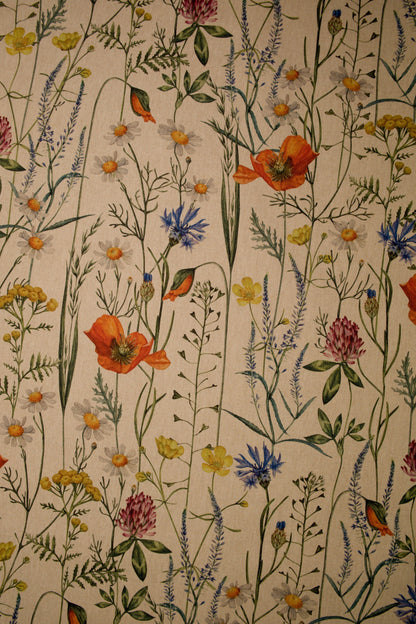 Baumwollmischgewebe mit Wiesenblumen-Druck auf naturfarbigem Grund