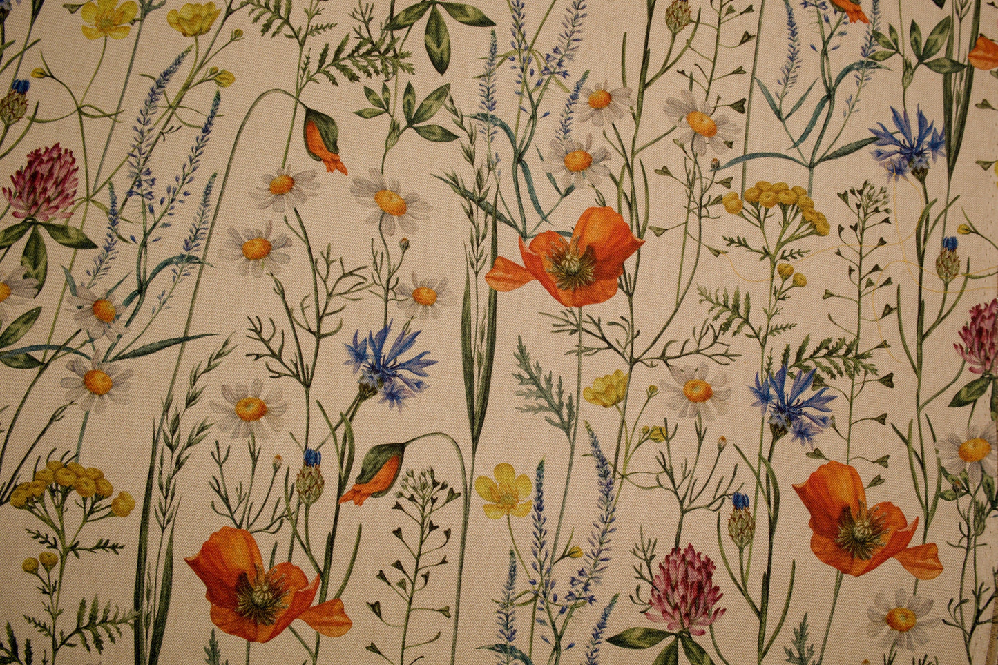 Baumwollmischstoff Wiesenblumen – aufgelegt