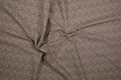Detailansicht Baumwollstoff Mini-Blümchen Braun – hautfreundliche Webware 140 cm breit