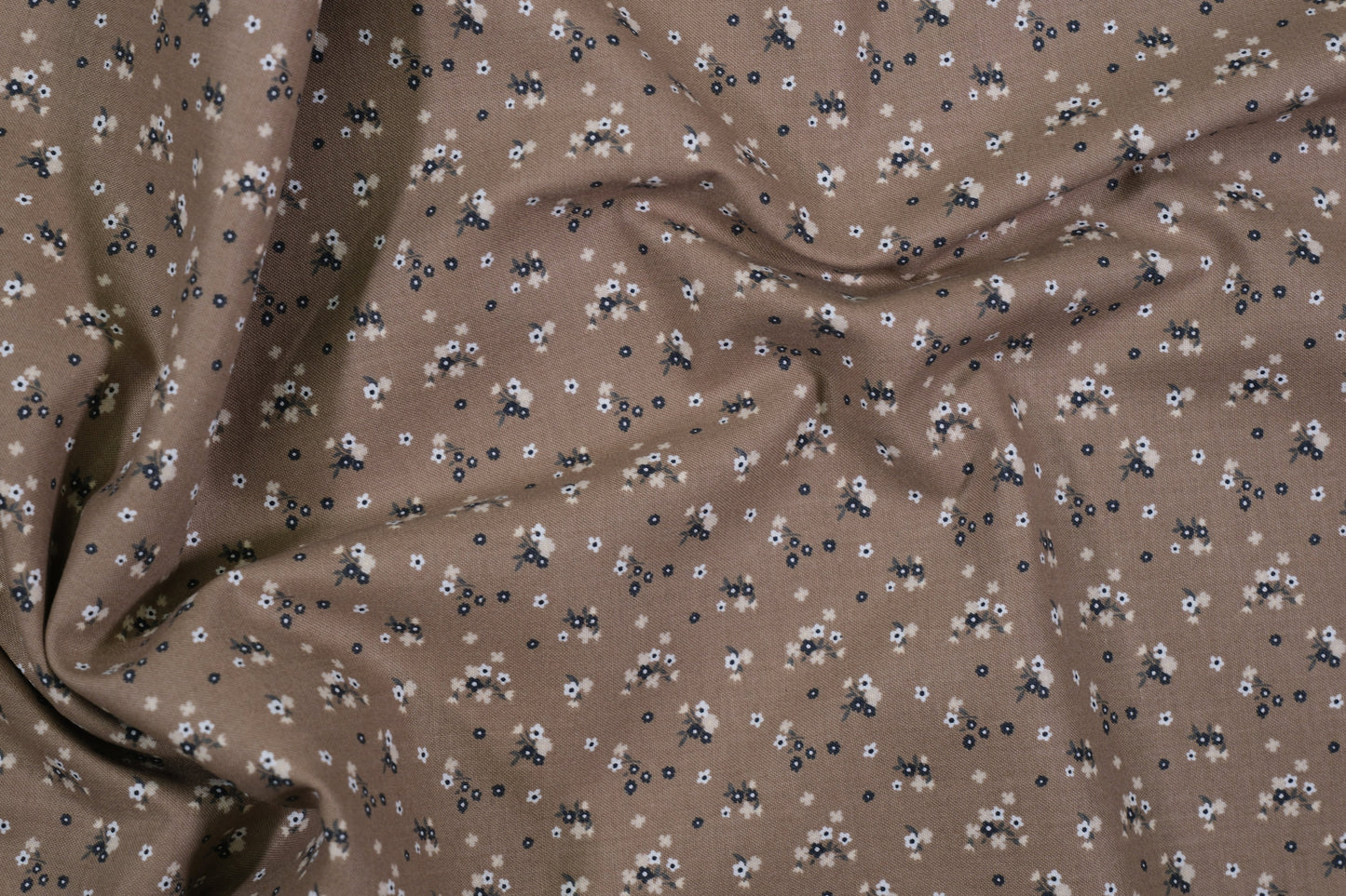 Baumwollstoff Mini-Blümchen Braun – fein gemusterter Blumenstoff aus 100 % Baumwolle