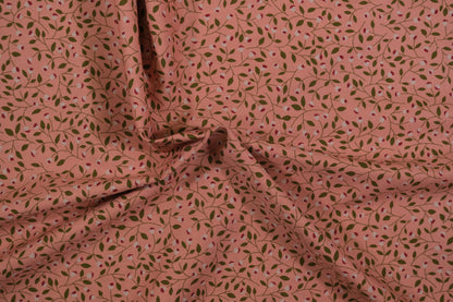 Baumwollstoff Ranken Rosa – rosafarbener Baumwollstoff mit zartem Rankenmuster