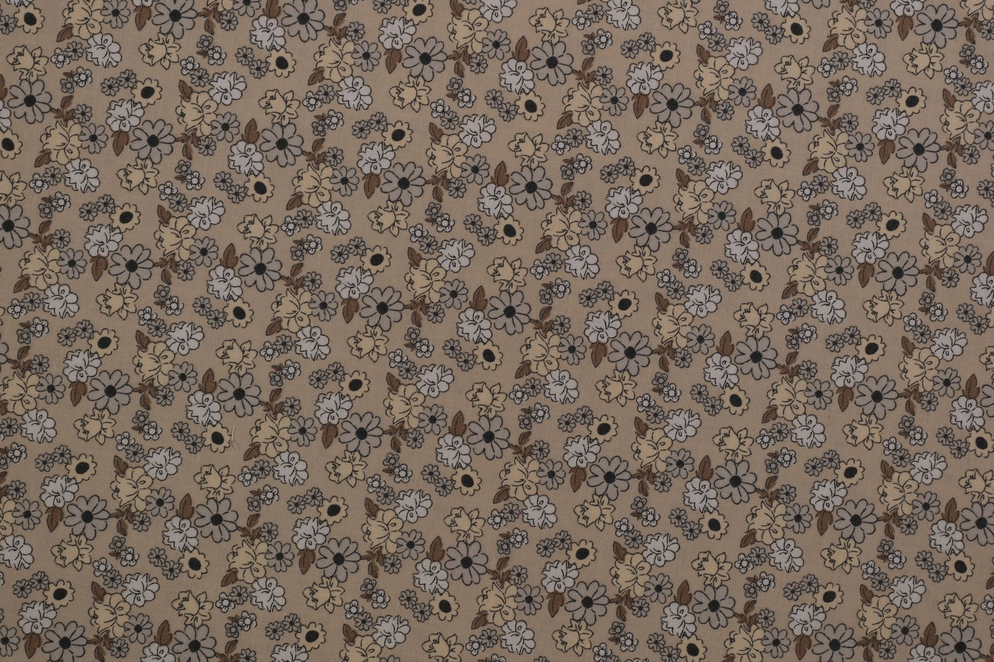 Baumwollstoff Blumen Beige – fein gemusterter Blumenstoff in Naturtönen aus 100 % Baumwolle