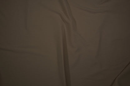 Rip Jersey in Braun mit feiner Rippstruktur - Detailaufnahme der Stoffstruktur