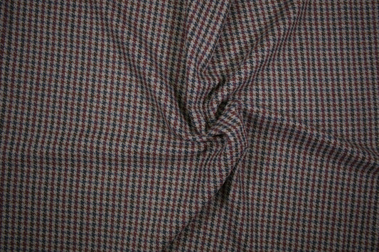 Wollstoff mit klassischem Hahnentritt-Muster in Grau, Bordeaux, Blau und Braun