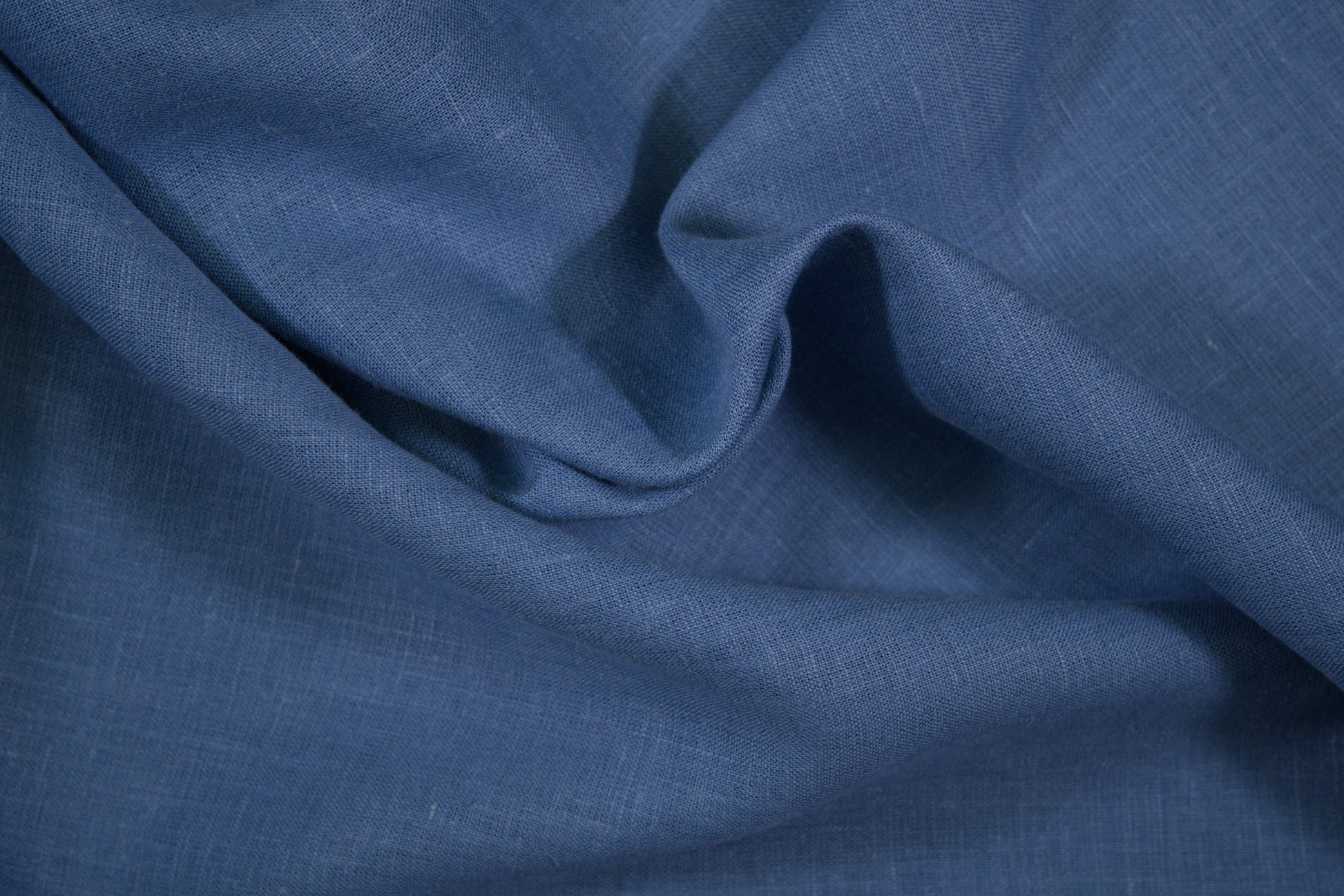 100% Leinen in Hellblau – luftiger Sommerstoff