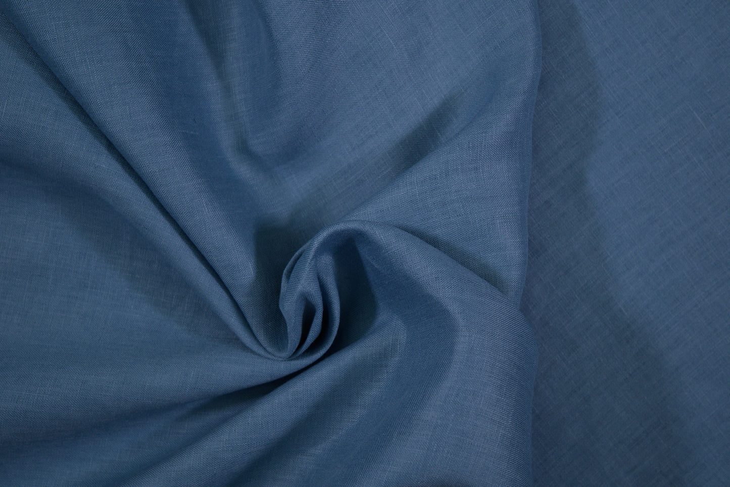 Jeansblauer Leinenstoff – Detailaufnahme der Stoffstruktur