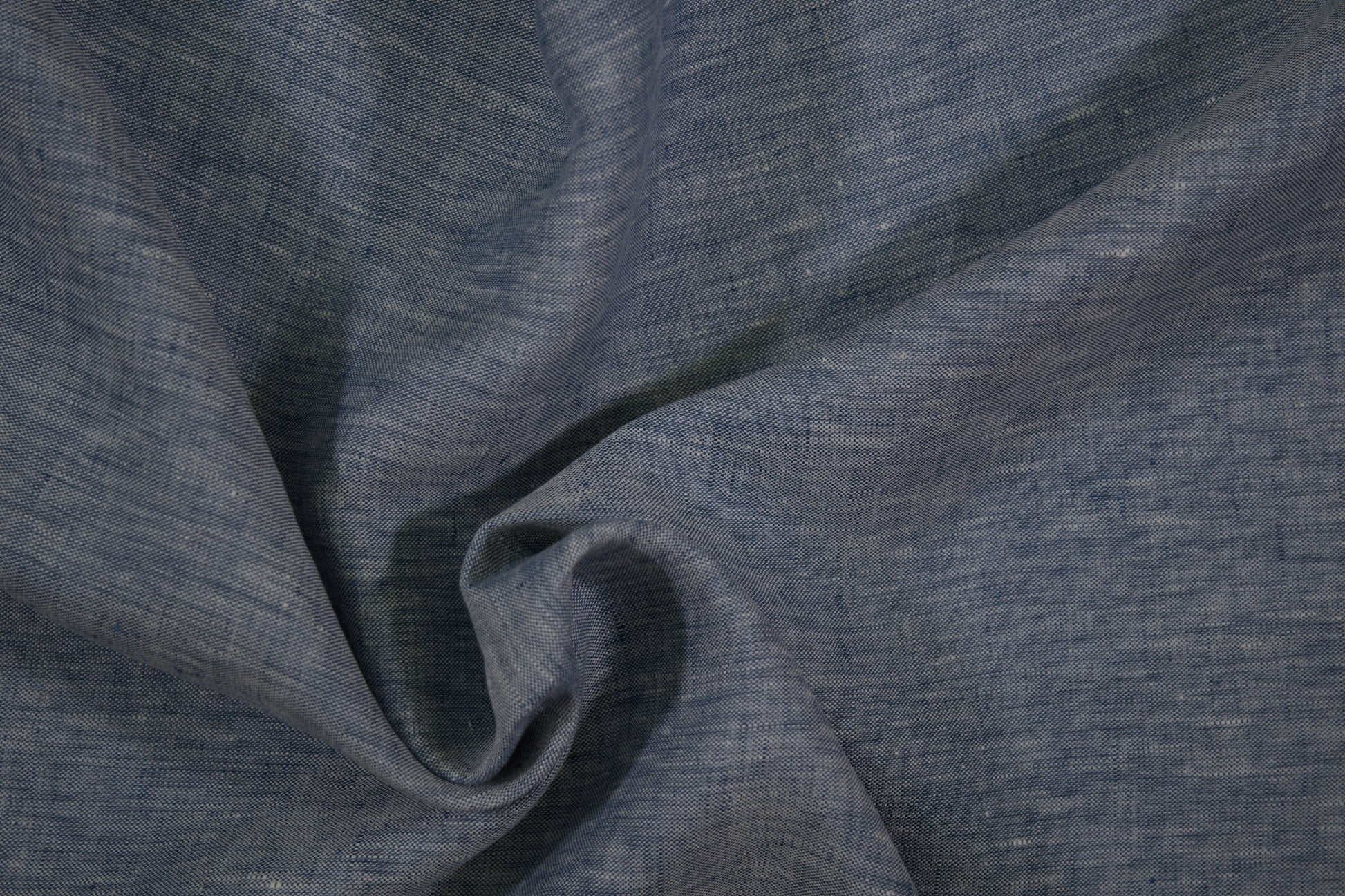 Jeansblau melierter Leinenstoff – lebendige Struktur
