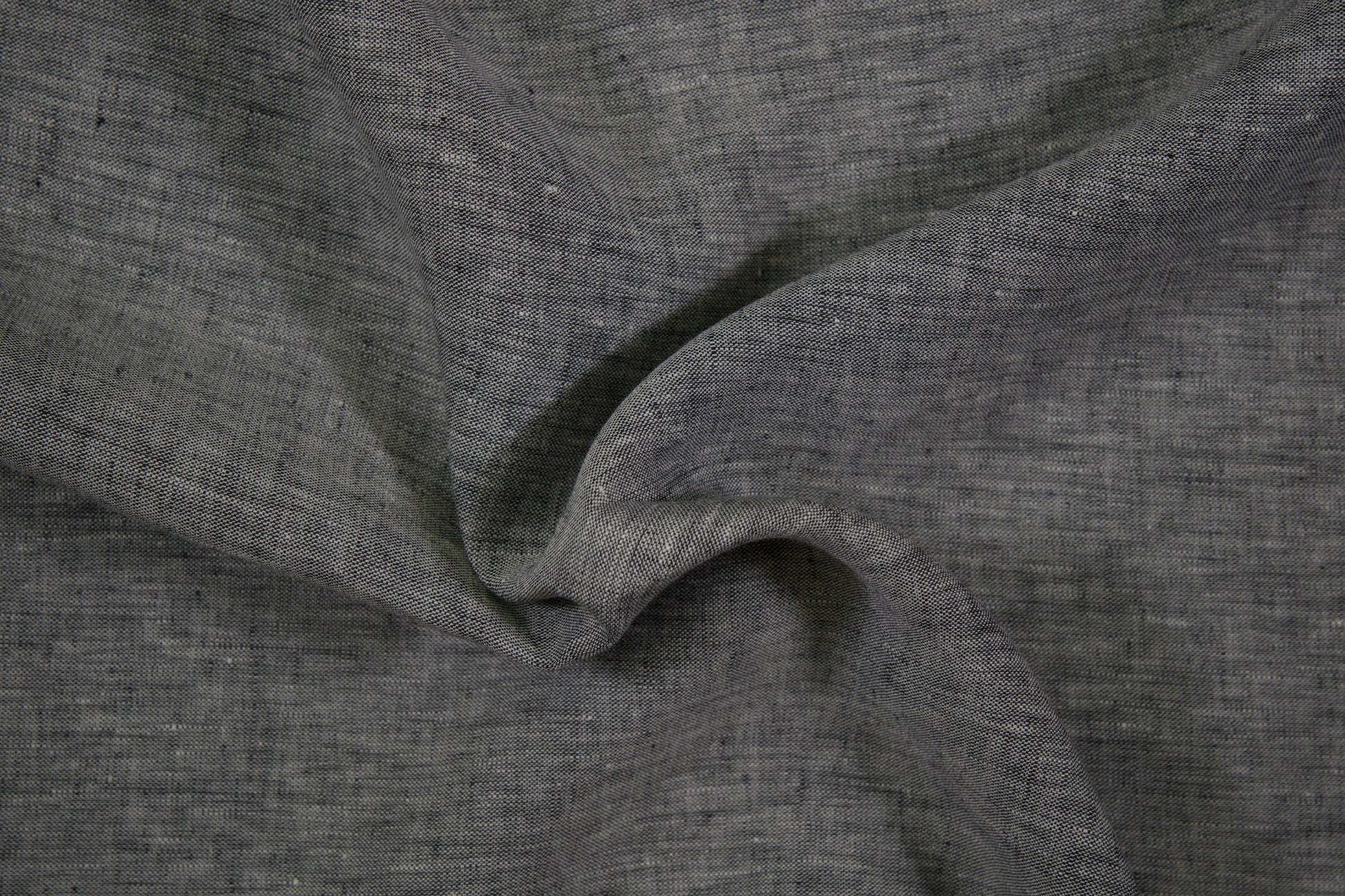 Anthrazit-melierter Leinenstoff – strukturierte Naturfaser
