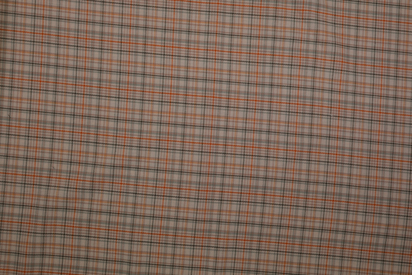 Karo Geschirrtuchstoff aus Baumwolle – aufgelegt