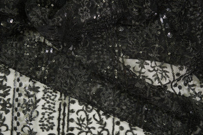 Bestickter Tüll mit Spitzenbordüre in Schwarz – ganze Stoffbreite