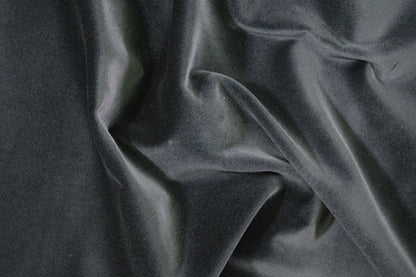 Baumwollsamt in Dunkelgrau mit weicher, matter Samtoberfläche Detailaufnahme der Stoffstruktur