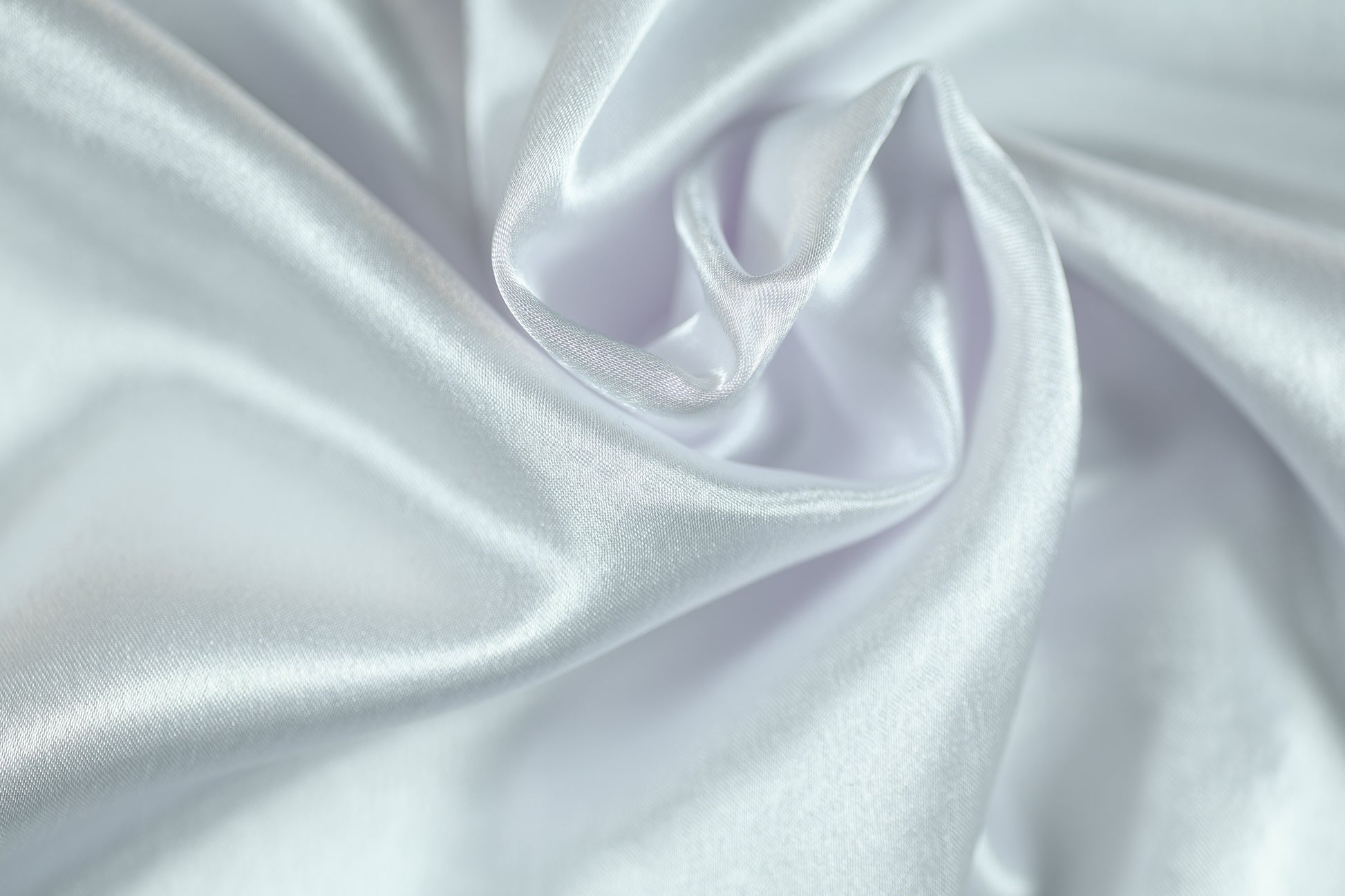 Krepp Satin in klassischem Weiß mit Glanz