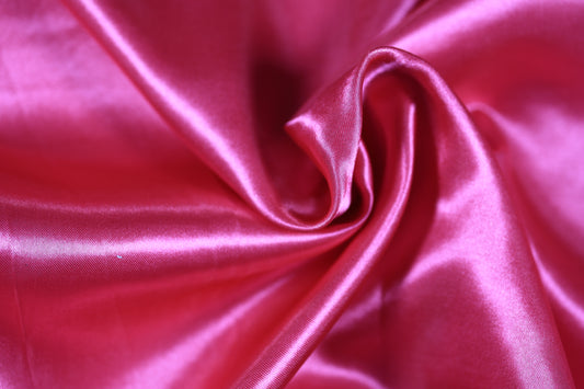 Glänzender Satin in kräftigem Pinkton