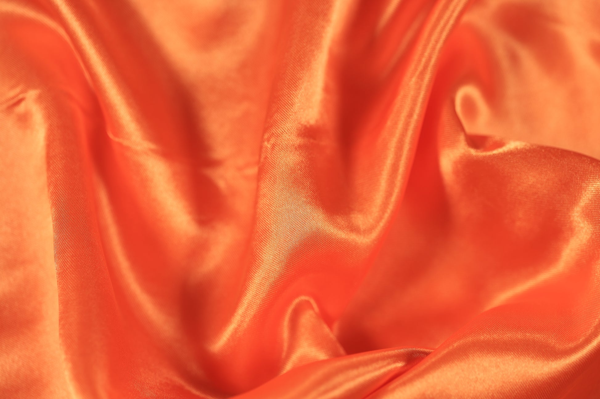 Satinstoff in Mandarine – warm, kräftig und edel
