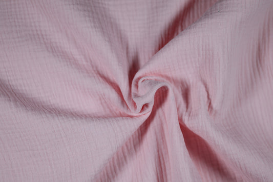 Muselinstoff in zartem Babyrosa – weich, luftig und ideal für Kleidung