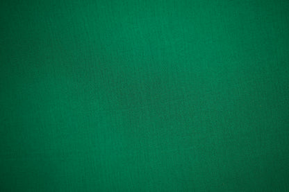 Viskosestoff in Grasgrün mit Kreppstruktur – ideal für Blusen & Sommermode