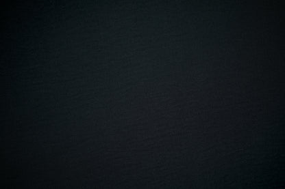 Eleganter Crepe Stoff in Schwarz – knitterarm