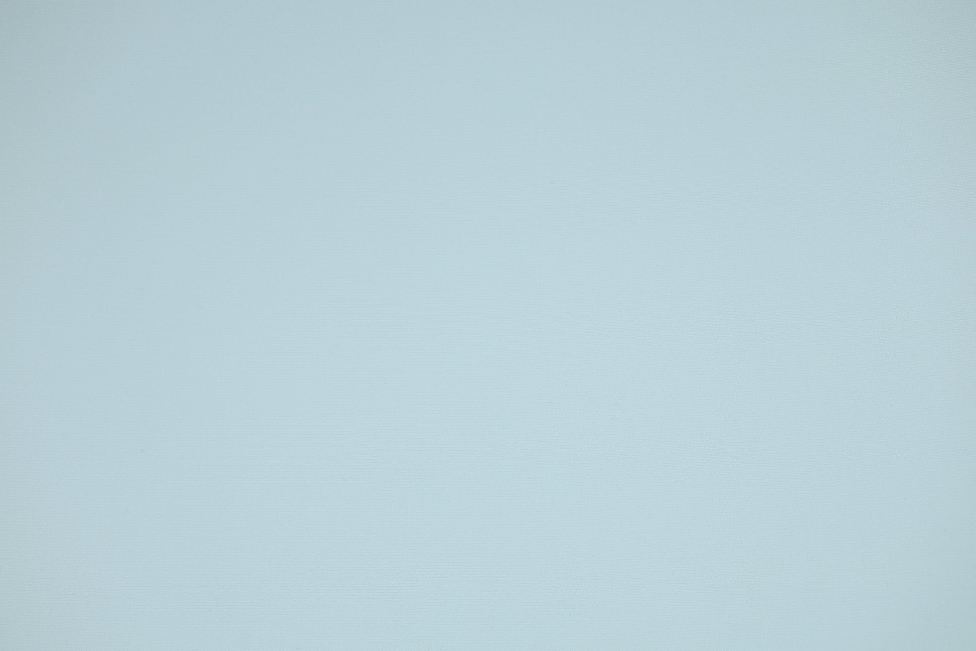 Weicher, pastellblauer Jerseystoff, locker und luftig drapiert