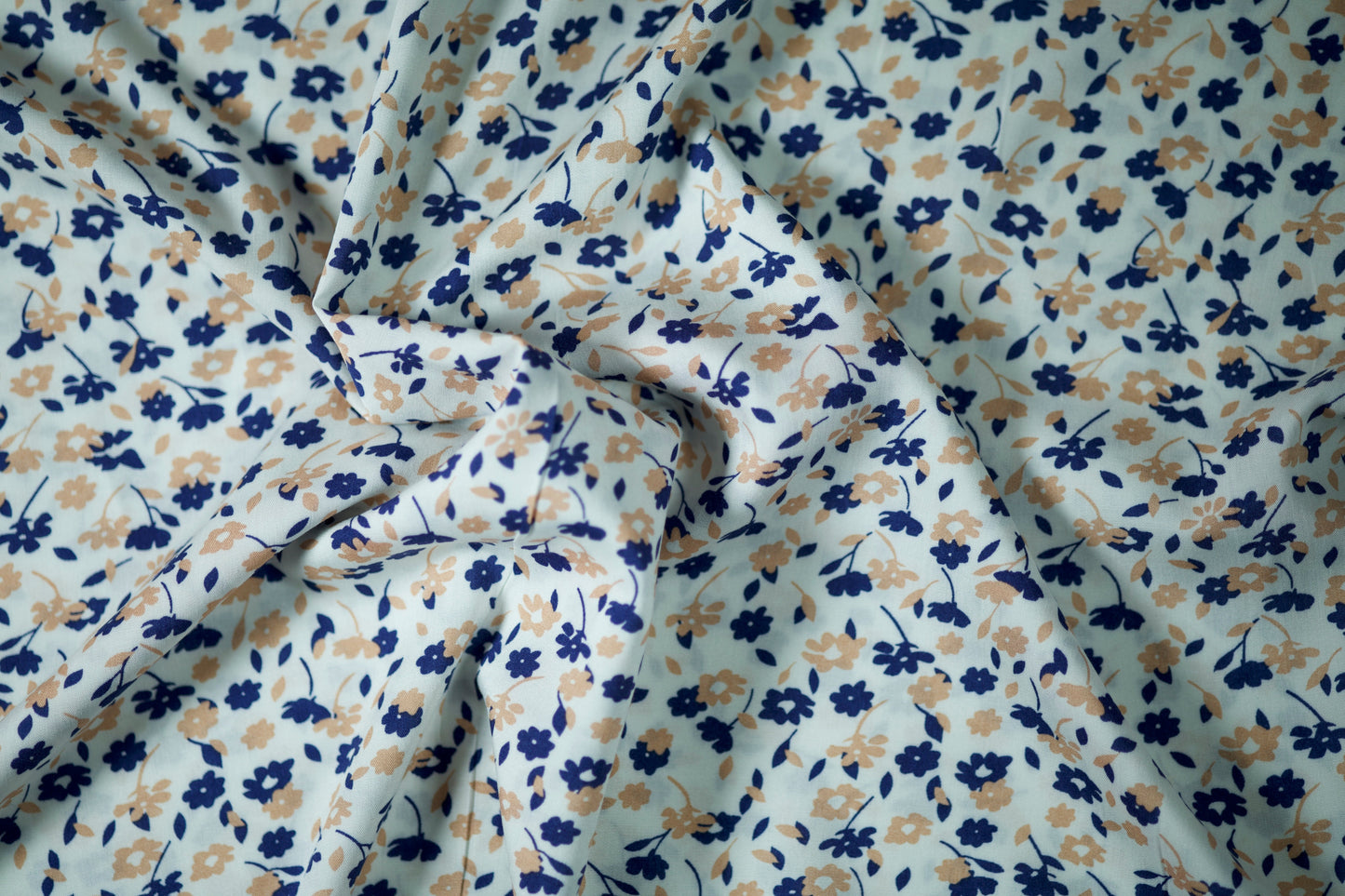 Viskosestoff – Beige & Marineblau Floral – Viskosestoff mit Blumenmuster, weich und fließend – Ideal für Sommerkleider
