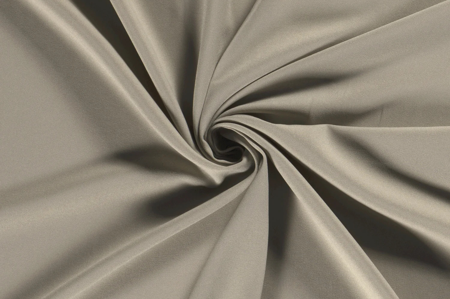 Polyester Stoff Taupe – glatte Oberfläche und hochwertige Qualität