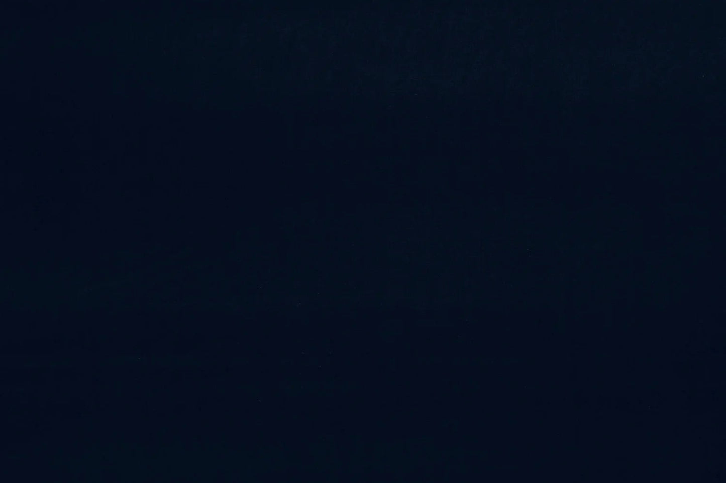 Einfarbiger Satin aus 100 Prozent Viskose in Marineblau
