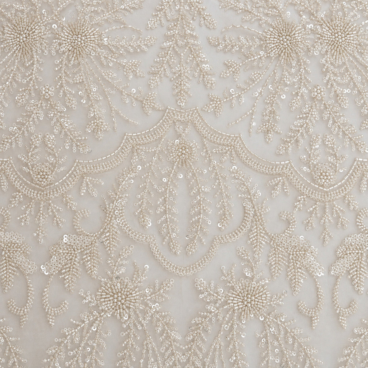 Brautspitze Ivory mit Perlen – Musterrapport – Stoffeya