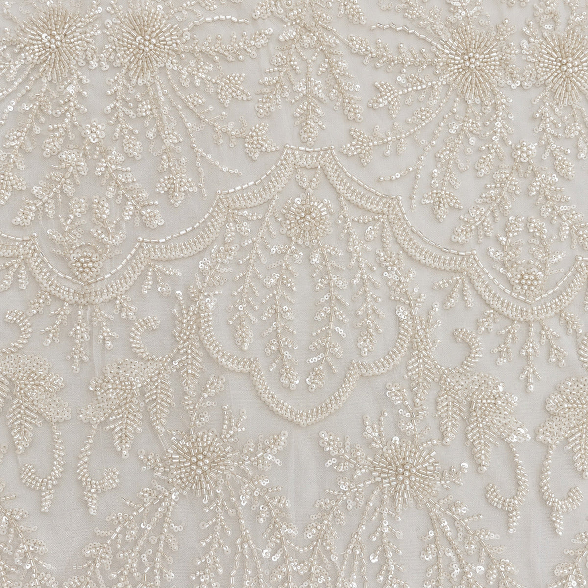 Brautspitze Ivory mit Perlen – Ornamentdetail – Stoffeya