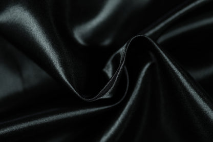 Schwarzer Satin glänzend glatt 140cm breit